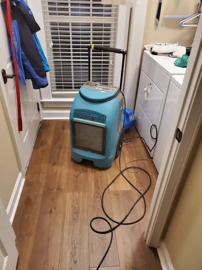 Commercial dehumidifier deployed for Crawl Space Restoration in Moore